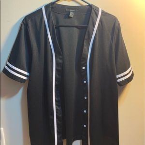 plain black and white baseball jersey